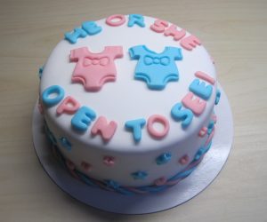 Gender reveal taart